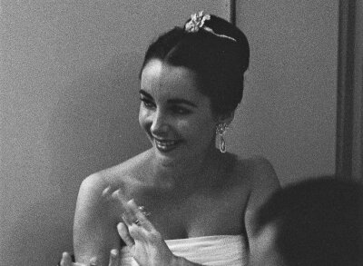  Elizabeth Taylor
