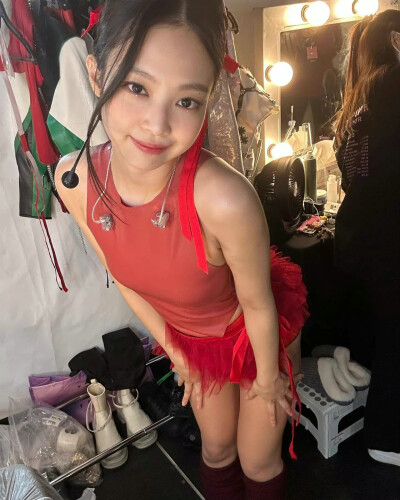 金智妮 JENNIE