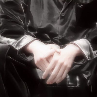 张艺兴Lay *“我为你高举爱旗，请你别做逃兵.”