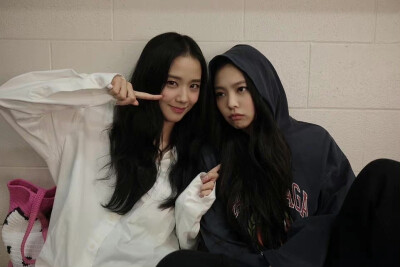 Jisoo Jennie
ig：sooyaaa_
ig：jennierubyjane