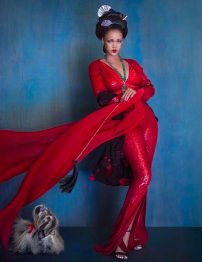 Rihanna佩戴祖母绿珠宝拍摄的东方风格时尚大片 / 宝石造型灵感来自印度传统雕刻技法