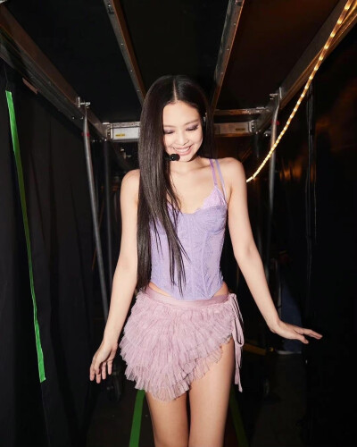 金智妮 JENNIE