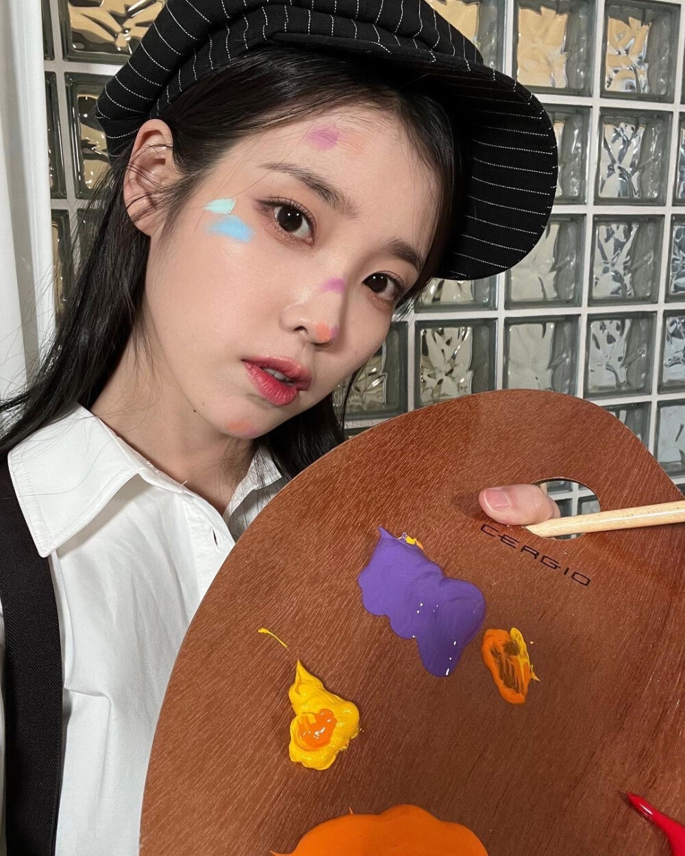 李知恩 IU