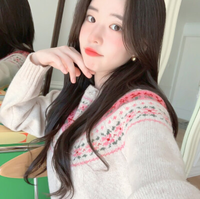 摊牌了 我就是很吃特殊感那一套 很会被漂亮话哄骗 最好是个人都能看的出来你最偏爱我
阮池