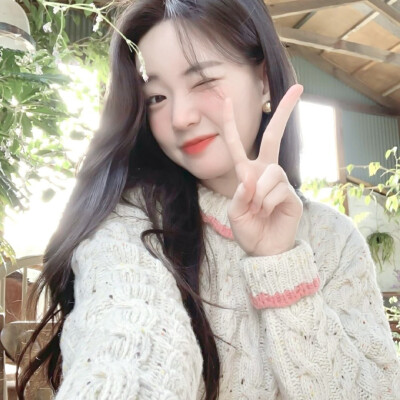 摊牌了 我就是很吃特殊感那一套 很会被漂亮话哄骗 最好是个人都能看的出来你最偏爱我
阮池