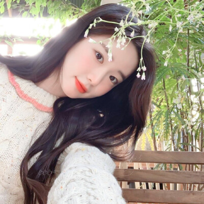 摊牌了 我就是很吃特殊感那一套 很会被漂亮话哄骗 最好是个人都能看的出来你最偏爱我
阮池