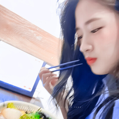 「宥 真 今 天 吃 什 么 好 捏 -ᴗ-⸝⸝ก」