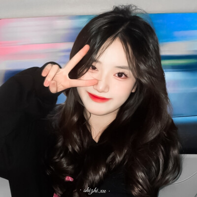 胡馨尹头像
这姐自拍好勤快啊