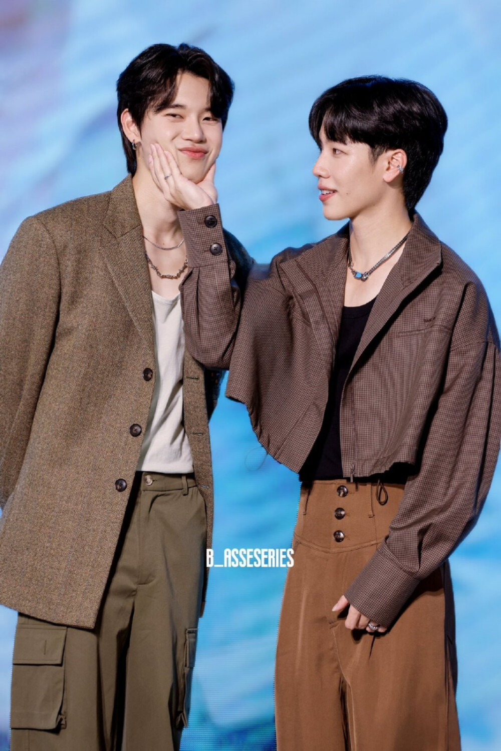 yinwar 黄立贤刘沃沃