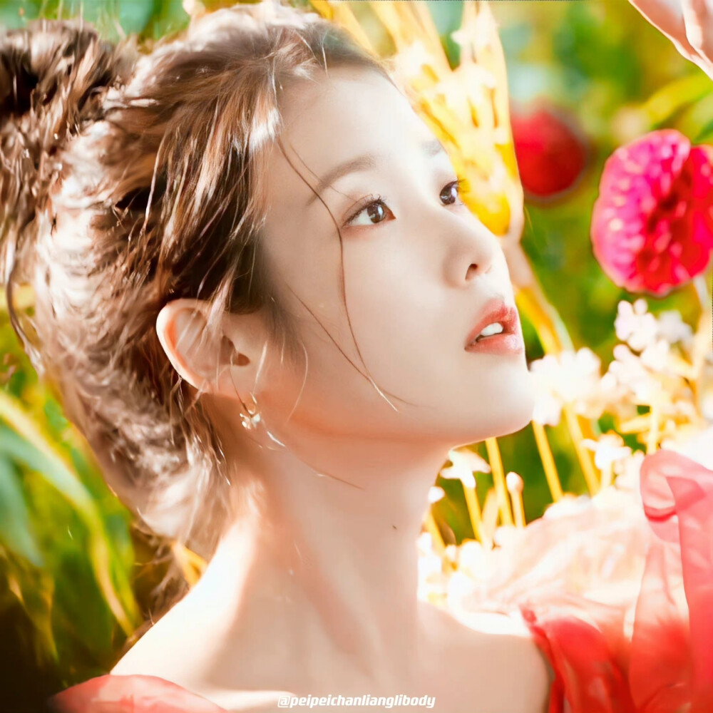 IU | 2023年台历拍摄花絮
cr:·佩佩馋俩丽body·