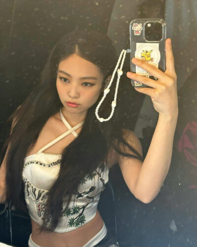 金智妮 JENNIE