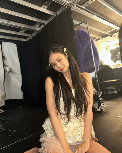 金智妮 JENNIE