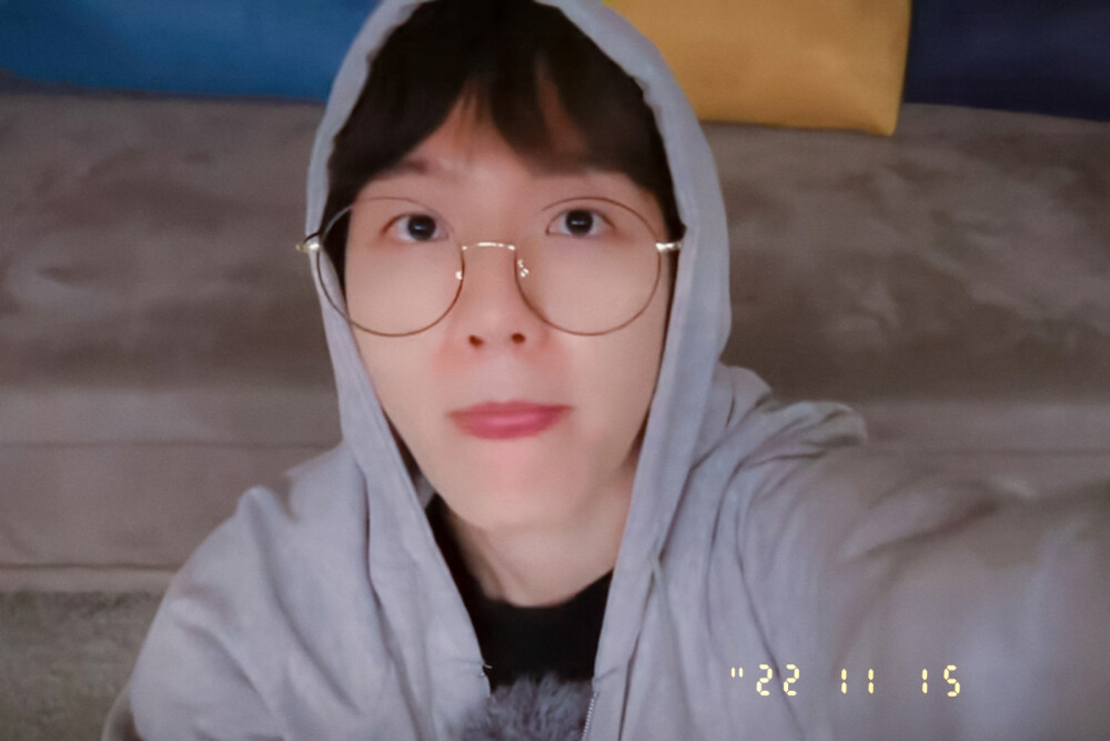 可可爱爱的伯贤
©江允哲