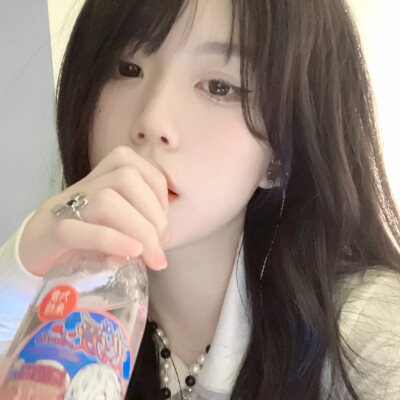 -女头○
-如果是和喜欢的人 旅游的目的地可以只是楼下超市