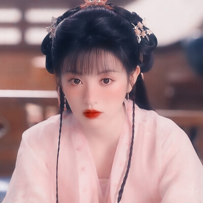 田曦薇©李薇
原©江裴