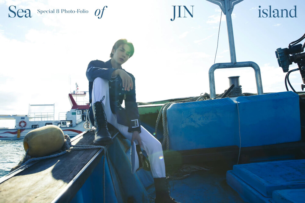 金硕珍
221116 官推
Me, Myself, and Jin
‘Sea of JIN island’
Special 8 Photo-Folio