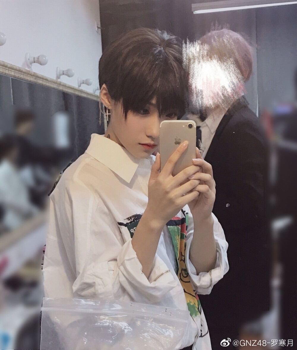 罗寒月 男装 帅t一枚啊