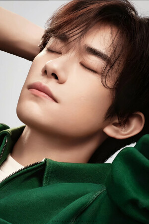 万千宠爱只为你                                 易烊千玺