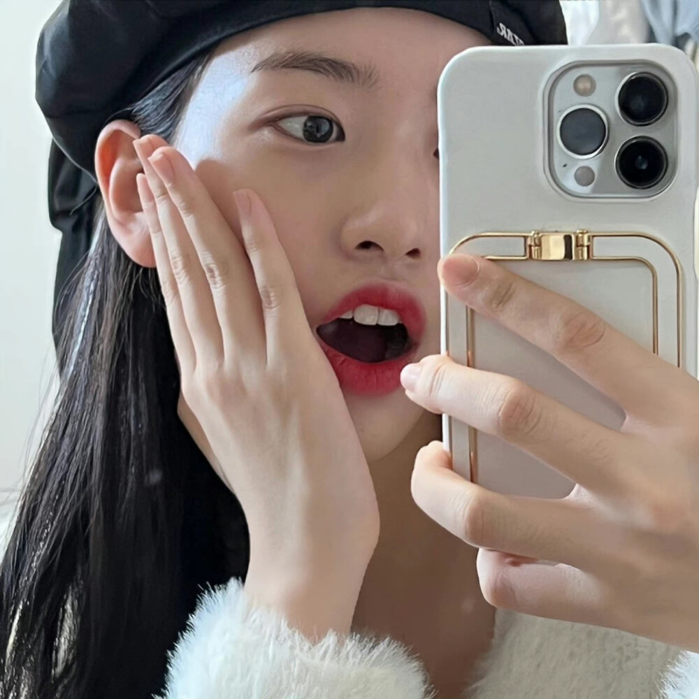 安宥真 头像 /图源见logo 676767侵删 - 堆糖,美图壁纸兴趣社区