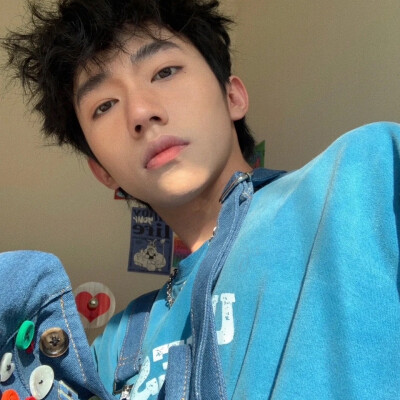 【锦鲤-】男生 头像 自截