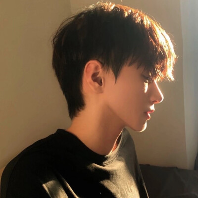 【锦鲤-】男生 头像 自截