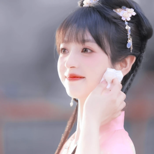 甜妹8选1【虞书欣，田曦薇，章若楠，赵露思，徐梦洁，沈月，谭松韵，赖美云】从左到右哦~