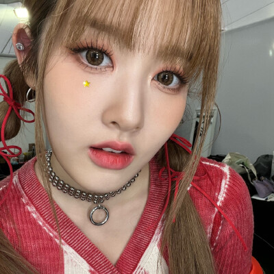 朴莳恩
Minnie
李珠贤
李宥姃