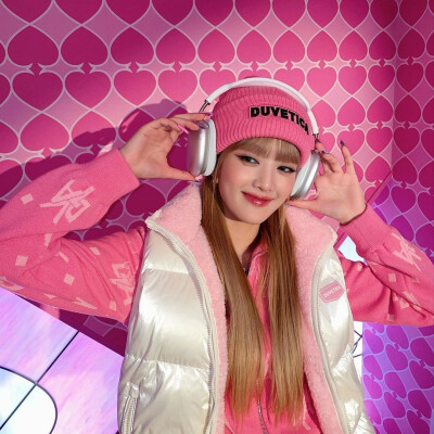 朴莳恩
Minnie
李珠贤
李宥姃