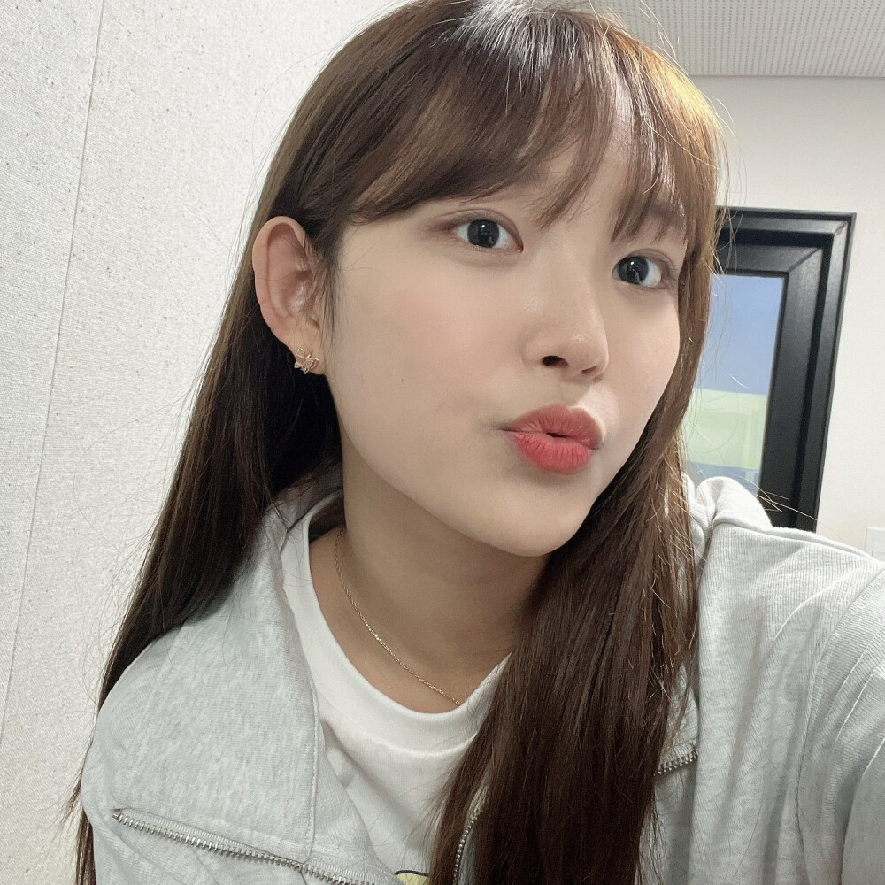 李宥姃
尹相雅
沈小婷
金贤真