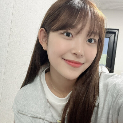 李宥姃
尹相雅
沈小婷
金贤真