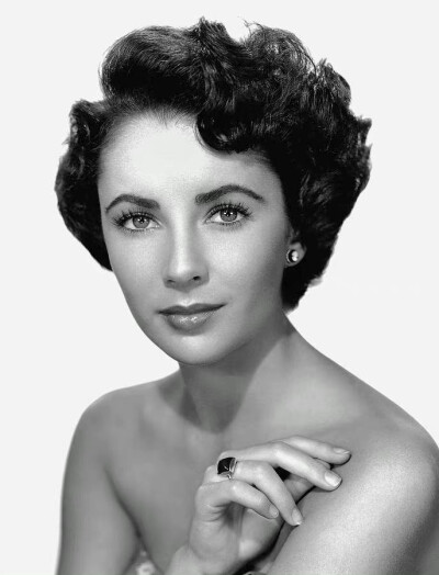  Elizabeth Taylor