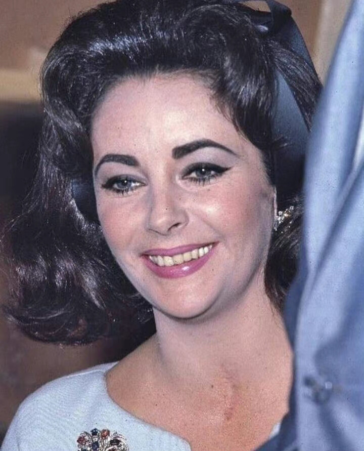  Elizabeth Taylor