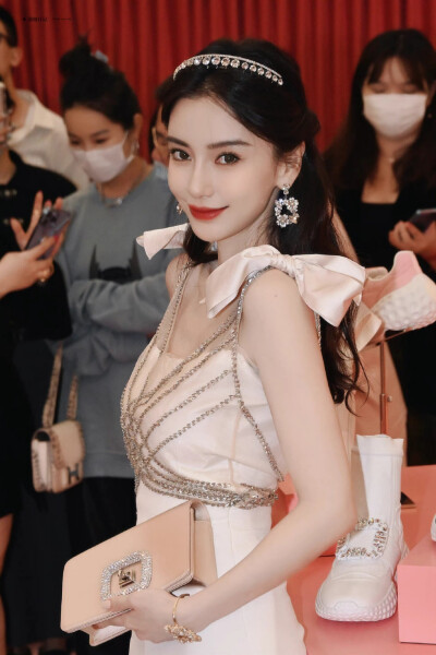 Angelababy