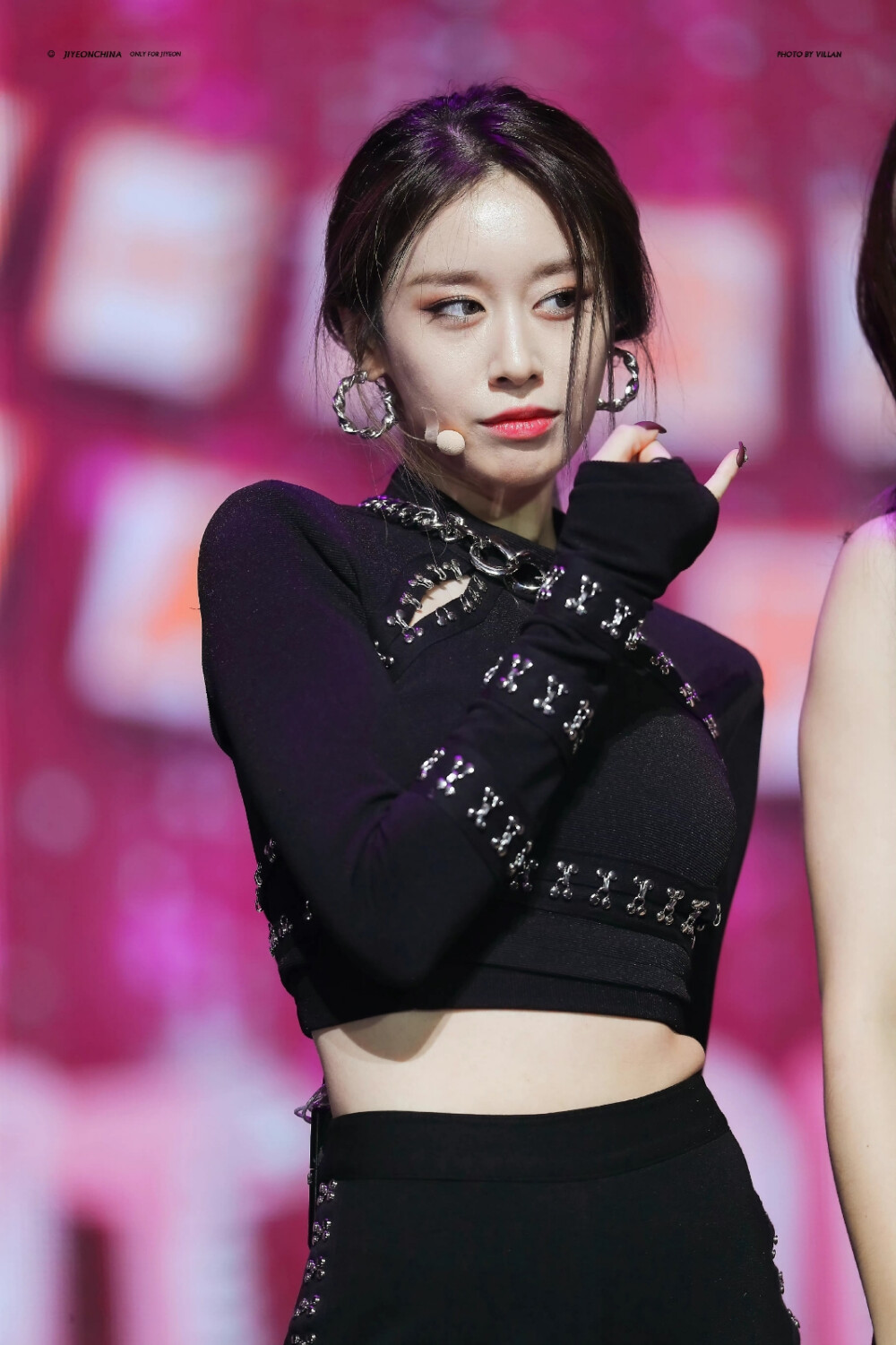 朴智妍 jiyeon
/图源见logo ​​​侵删