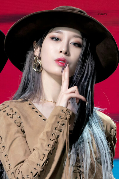 朴智妍 jiyeon
/图源见logo ​​​侵删