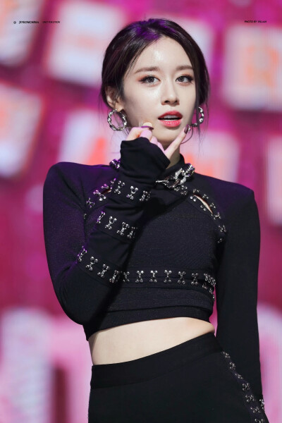 朴智妍 jiyeon
/图源见logo ​​​侵删