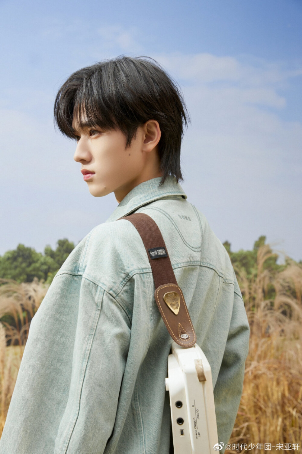 “你在我的青春里永远耀眼 永远惊艳我”