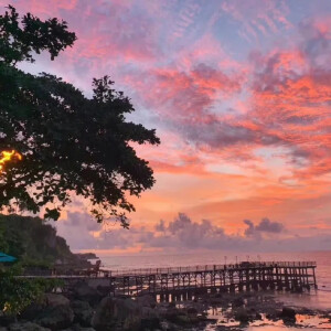 朋友圈背景图
.怪风太温柔像老朋友像旧时候。