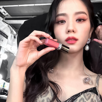  美好周末
jisoo