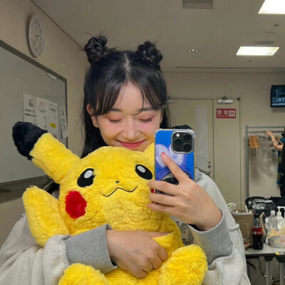 裴秀珉 sumin
/图源见logo ​​​侵删