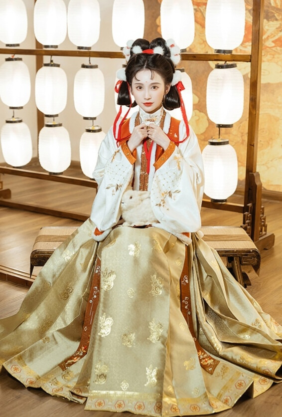 明制 熊猫 柿子
来源：钟灵记