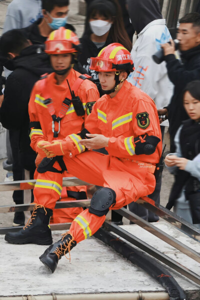 黄景瑜 他从火光中走来