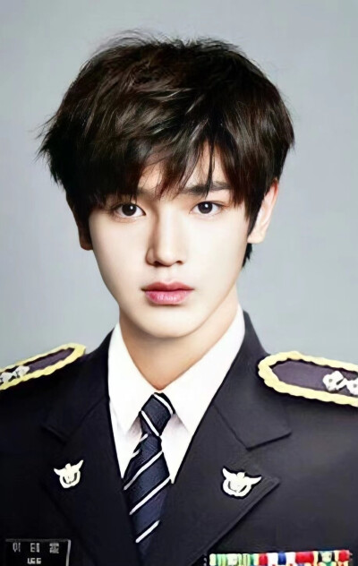 李泰容