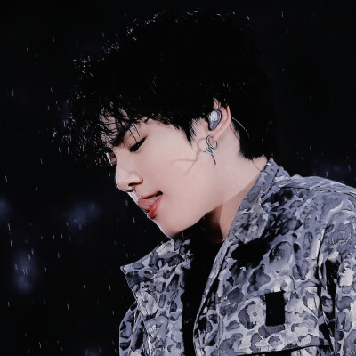 Lluvia
#田柾国
©madein1997_jk
江尢