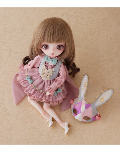 Harmonia humming doll