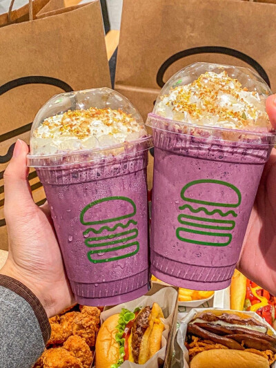 Shakeshack｜爆蒜芝士蘑菇堡/爆蒜香葱芝士薯条/魔都魅紫奶昔/“蔓”步夜上海冰淇淋