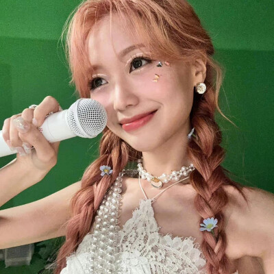 柳洙正 Sujeong
/图源见logo ​​​侵删