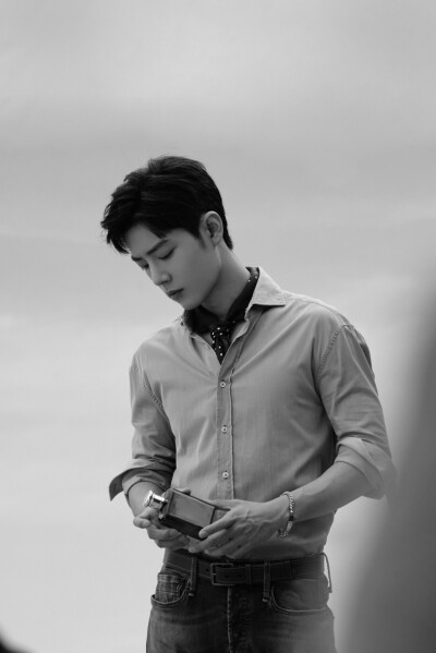 你载月而来，光耀了我的一生