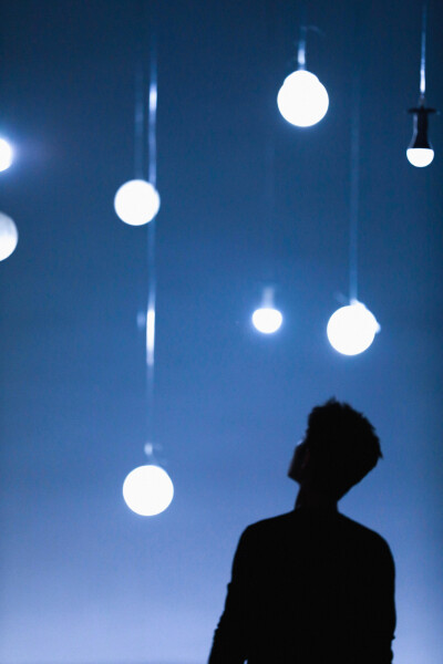 你载月而来，光耀了我的一生