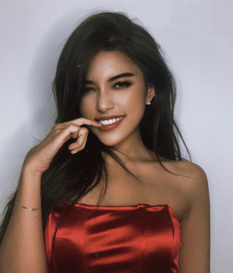 欧美风自信黑皮辣妹 美女自拍头像 by叶寒萌